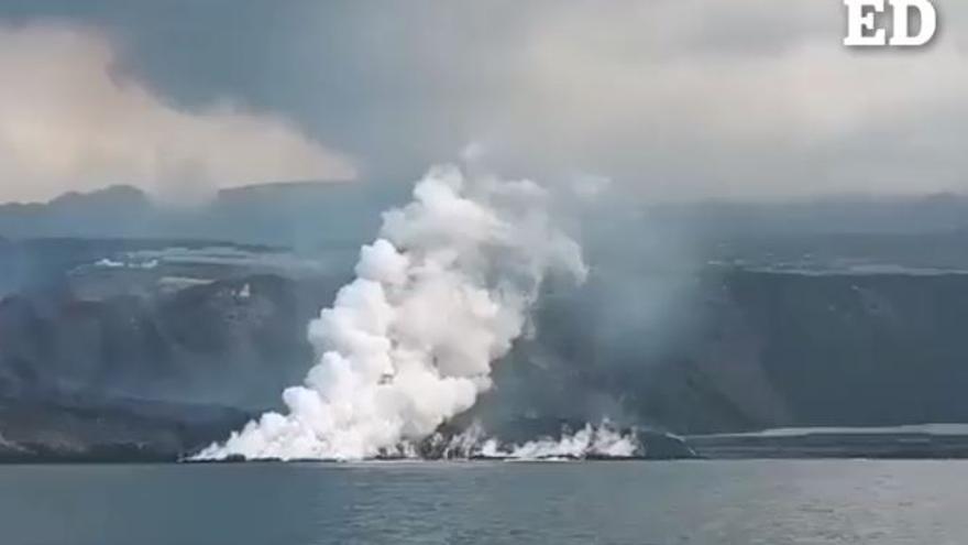 Aportes de lava al nuevo delta lávico en La Palma