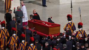 Traslado del féretro del papa Francisco a la basílica de San Pedro