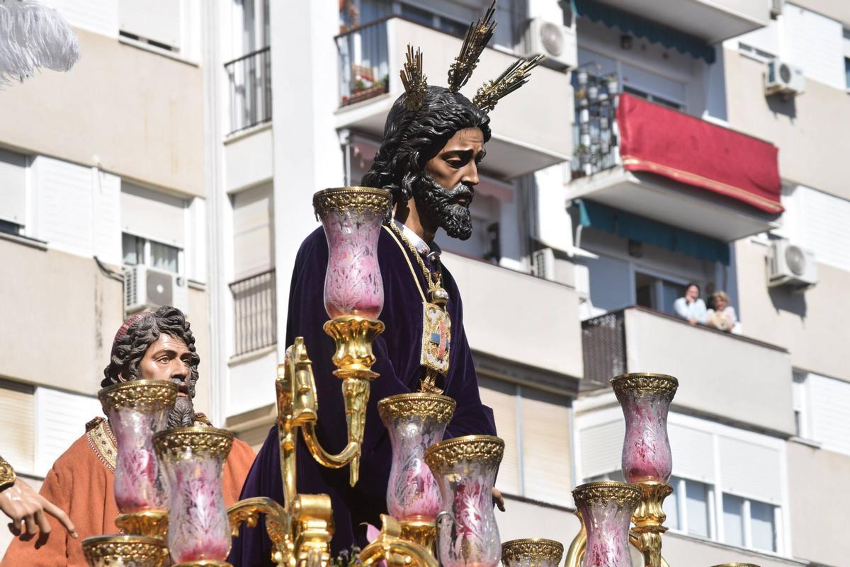 Ntro. Padre Jesús Cautivo y Rescatado de la Hermandad del Polígono San Pablo recorre las calles de su barrio de regreso a su parroquia el Miércoles Santo de 2025