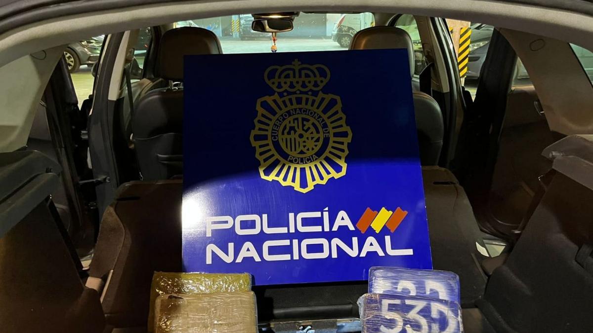 Droga incautada por la Policía Nacional en un vehículo que circulaba por la comarca de Tierra de Campos.