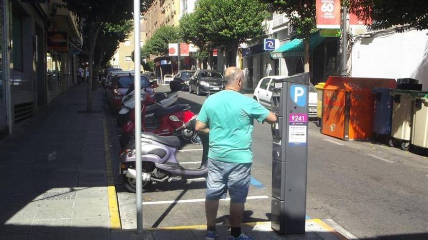 Una nueva aplicación permite pagar el tique de la zona azul de Mérida con el móvil