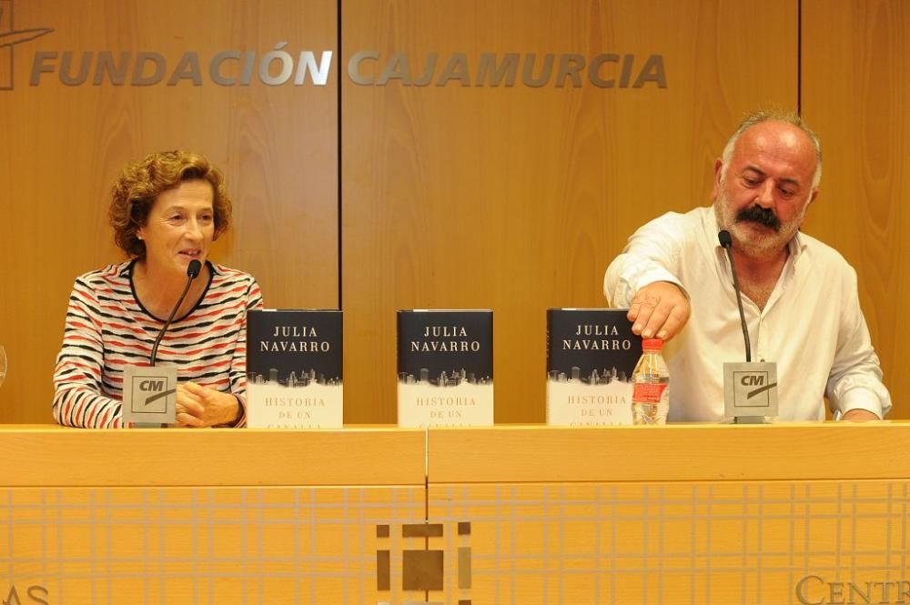 Presentación del libro "Historia de un canalla", d