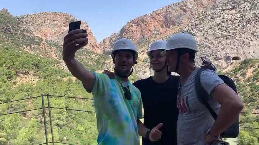 Banderas  y Bisbal visitan el Caminito del Rey