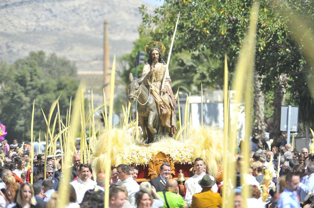 El calor es el gran protagonista en la procesión del Domingo de Ramos en Elche