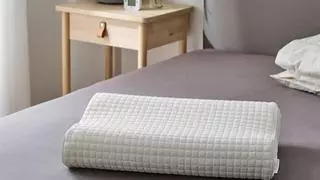 Adiós al dolor de espalda al dormir: la almohada ergonómica de Ikea que arrasa en ventas y que ya cuesta menos de 20 euros