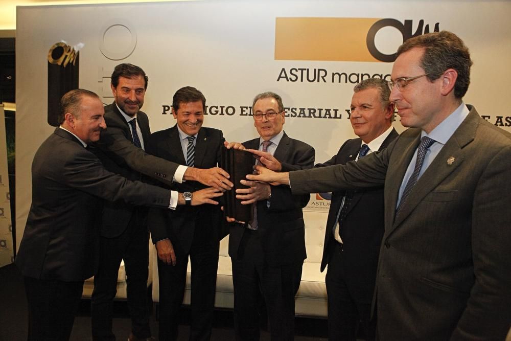 Personalidades en los premios Astur Manager