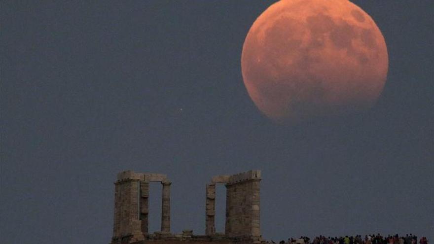 La observación del eclipse total de luna más largo del siglo, desde la UZ
