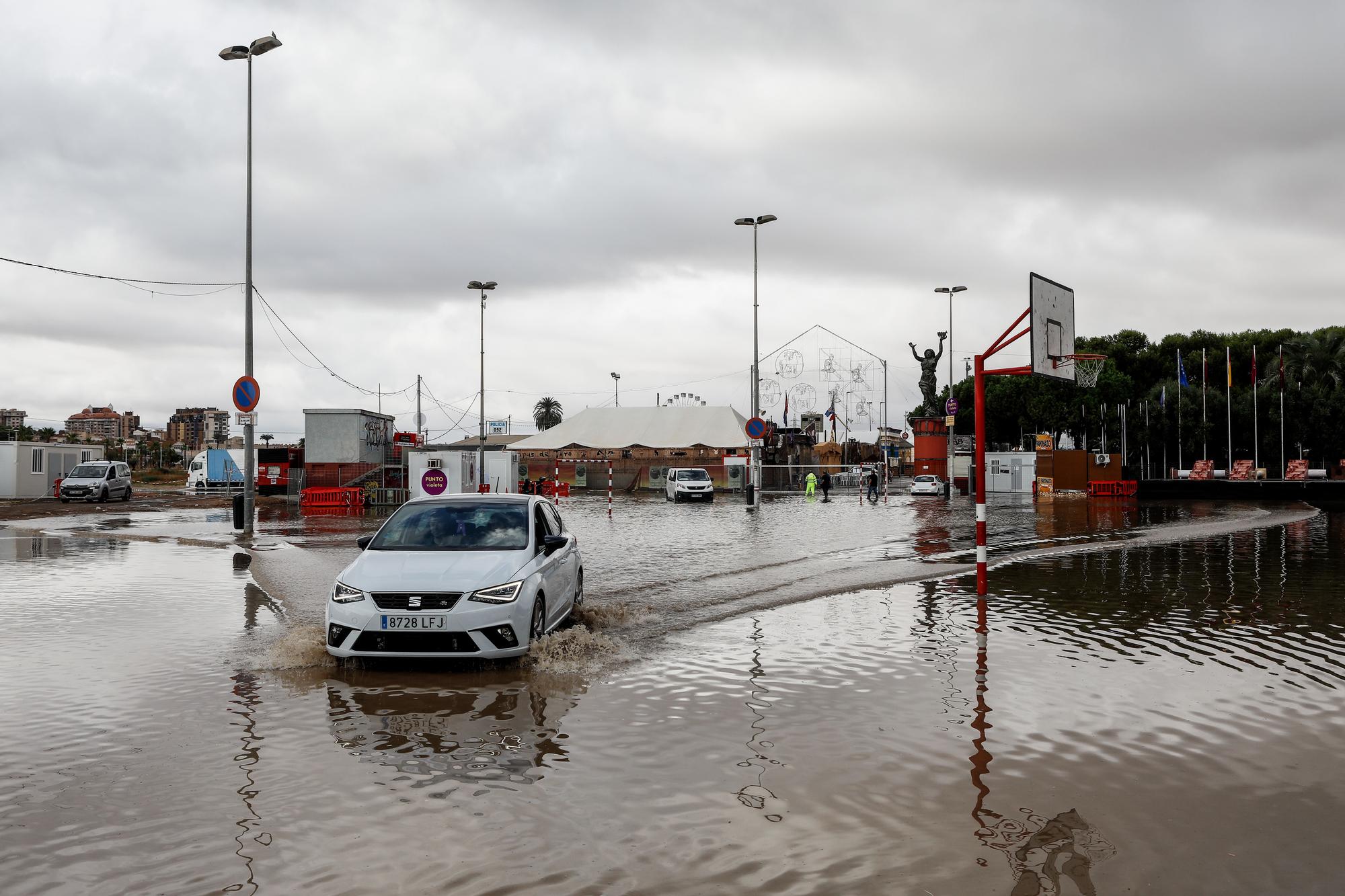 Así han dejado las fuertes lluvias el campamento festero de Cartagena