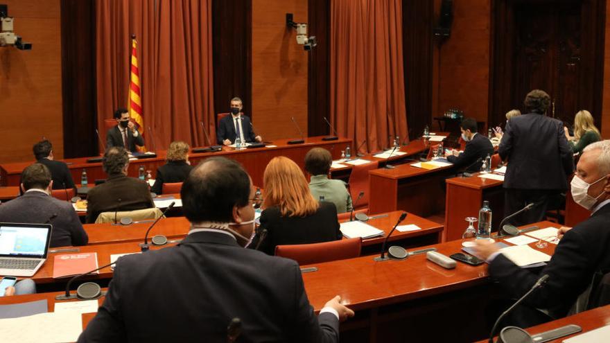 Pla obert de la reunió de la taula de partits sobre el 14-F al Parlament de Catalunya.