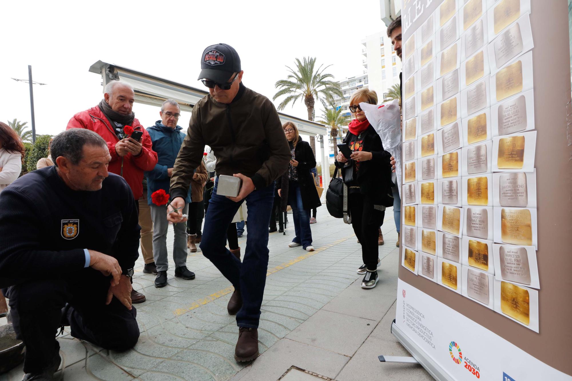 Galería de imágenes de los recuerdos de los asesinados por los fascistas en Ibiza