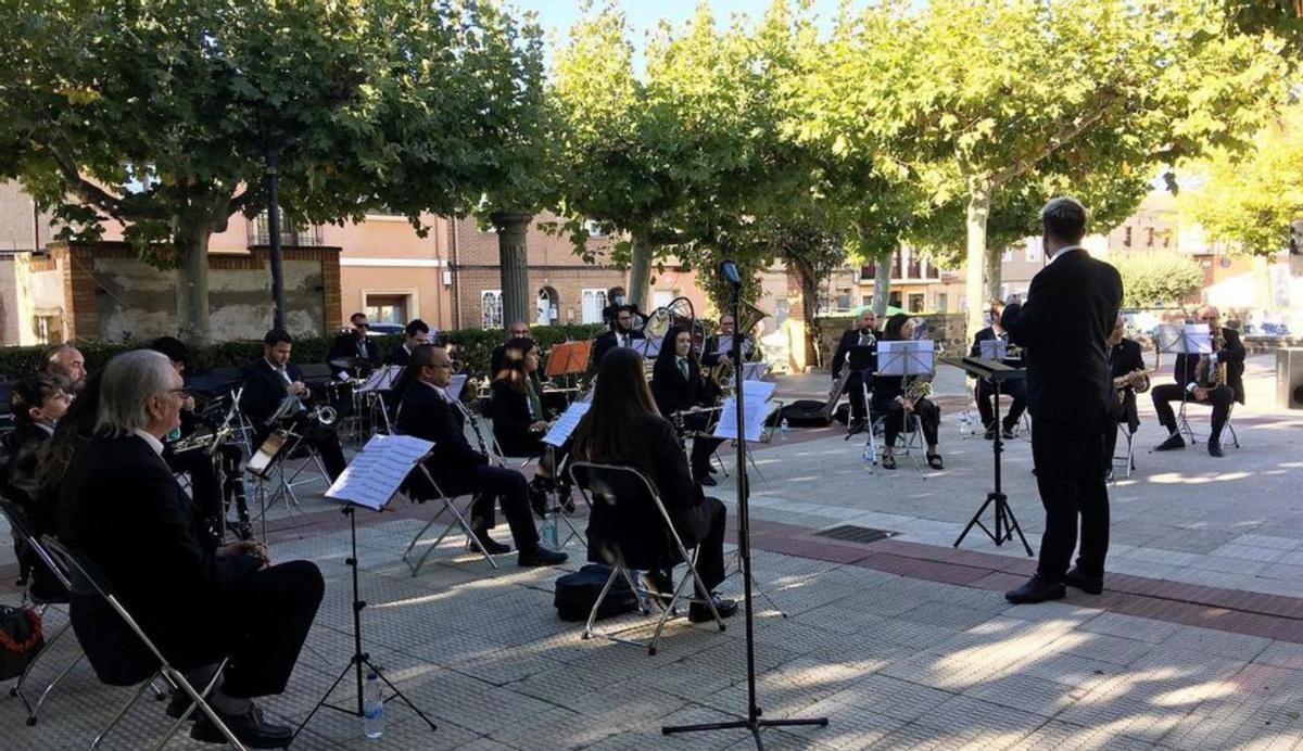 La Banda de Música Municipal fue la encargada de abrir ‘Luceni Musical’. | SERVICIO ESPECIAL