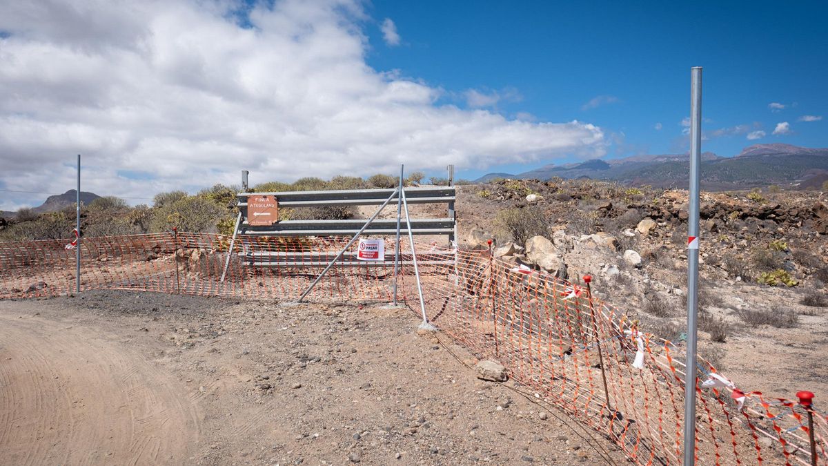 Obras circuito del motor del sur de Tenerife. Vallas, terrenos, carteles...