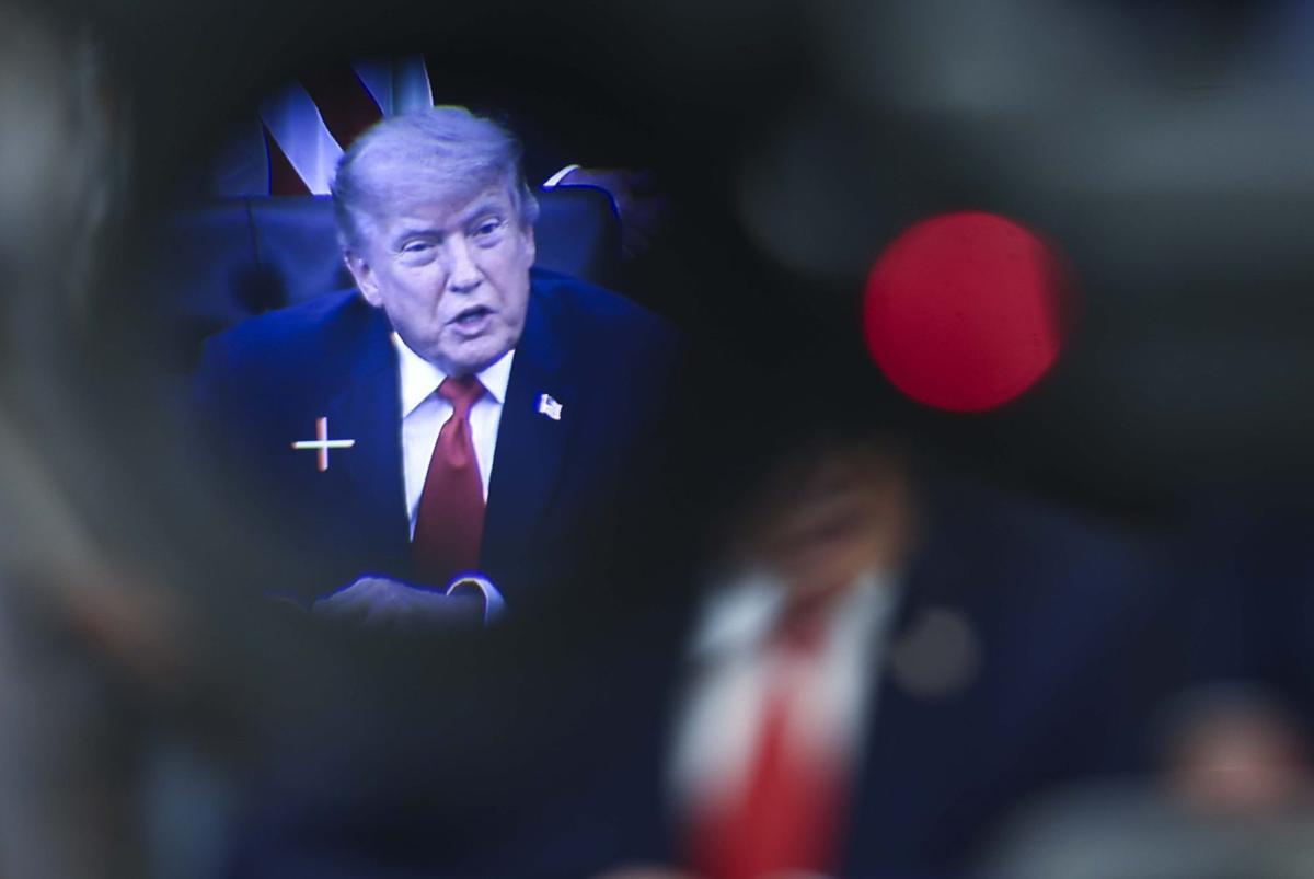 Trump suspèn els atacs a l’Iran i anuncia un acord que Teheran nega