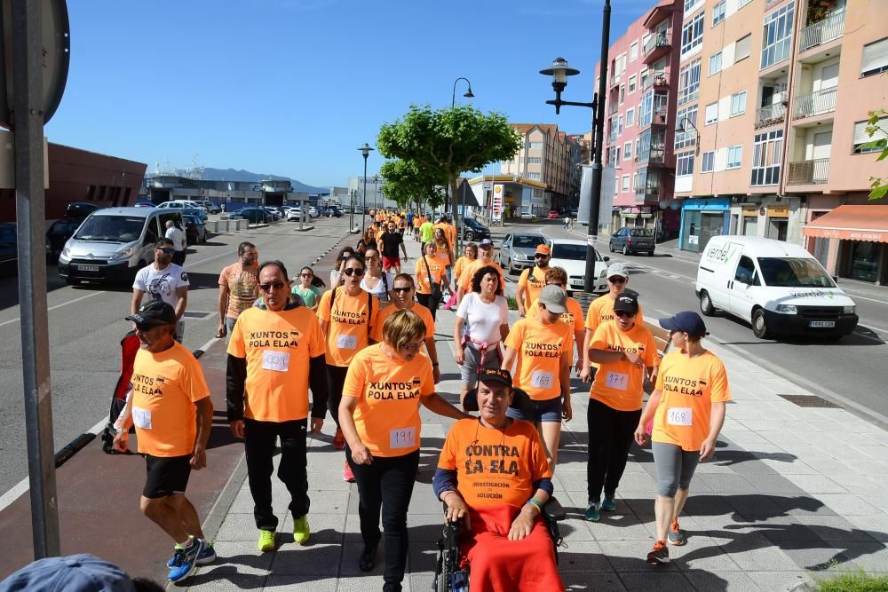 Marea naranja contra el ELA en Cangas