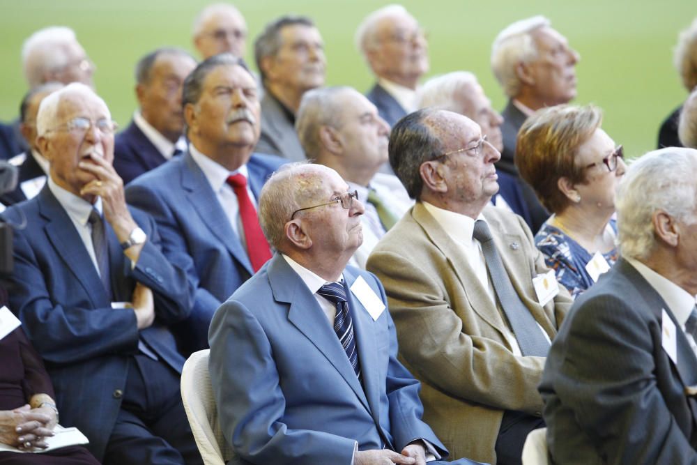 El Valencia rinde homenaje a sus socios más fieles