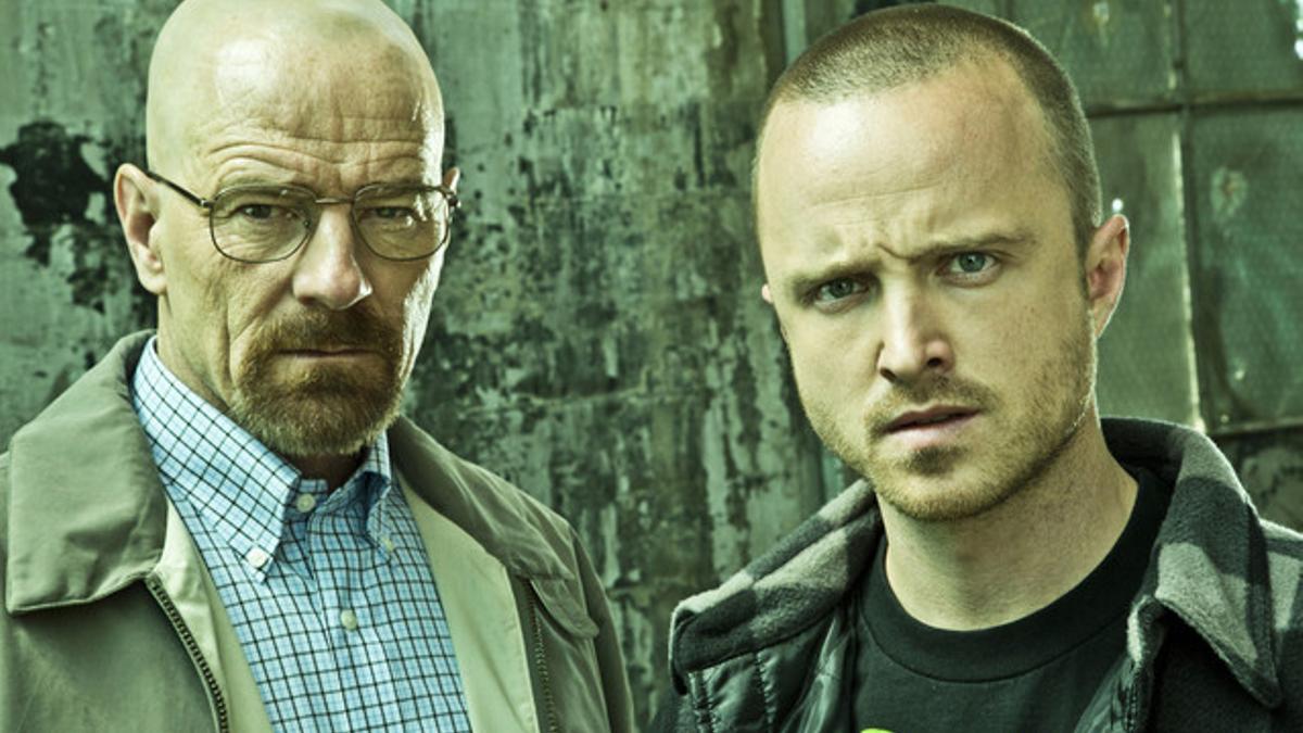 Los 'cocineros' de 'Breaking Bad', Walter White (Bryan Cranston) y, a la derecha, Jesse Pinkman (Aaron Paul).