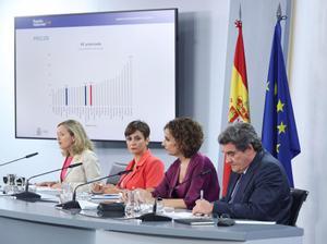 Nadia Calviño, José Luis Escrivá, Isabel Rodríguez y María Jesús Montero, en la rueda de prensa del Consejo de Ministros.