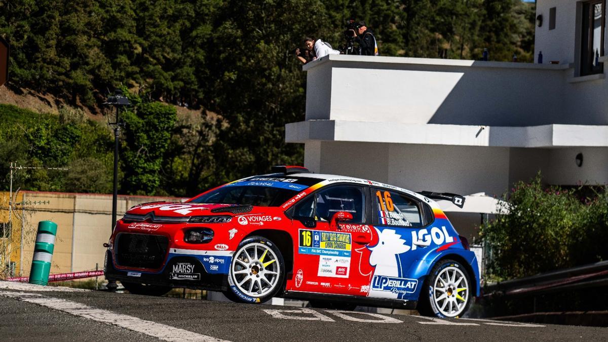 Yoann Bonato durante un tramo de la etapa de este sábado en el Rally Islas Canarias.