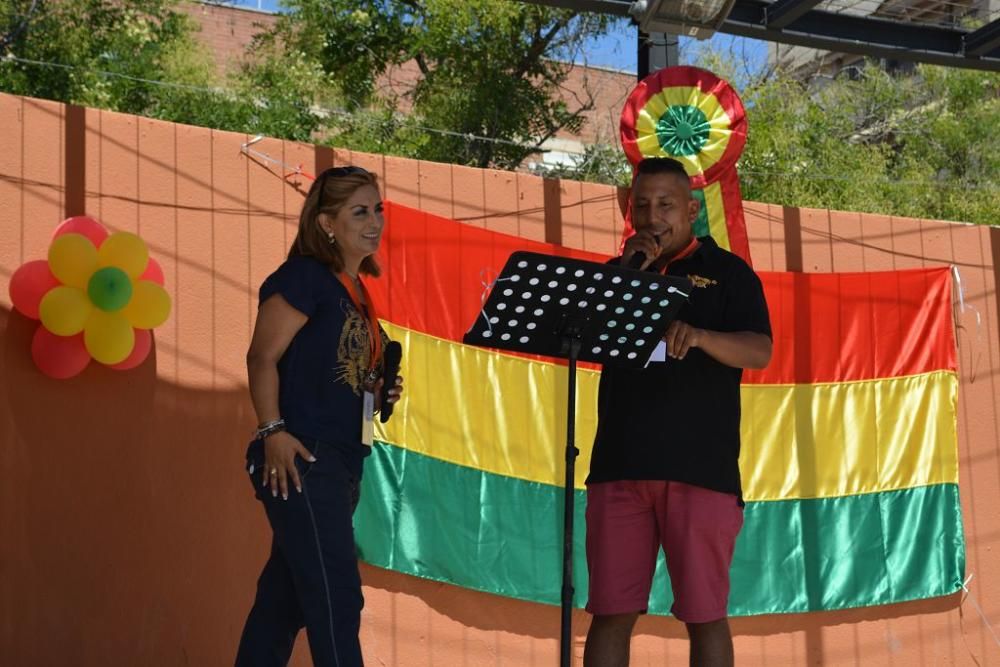 Homenaje a Bolivia en el Jardín de la Seda de Murcia