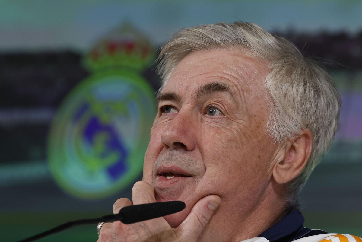 Carlo Ancelotti, entrenador del Real Madrid, comparece en rueda de prensa.
