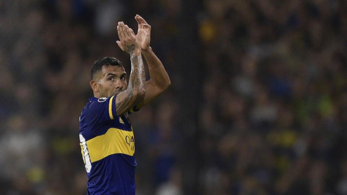 Carlos Tévez renovó con Boca Juniors