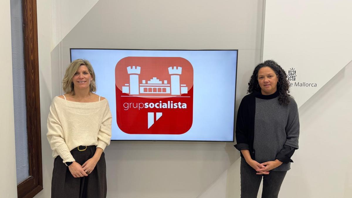 Sofía Alonso y Catalina Cladera, tras su intervención.