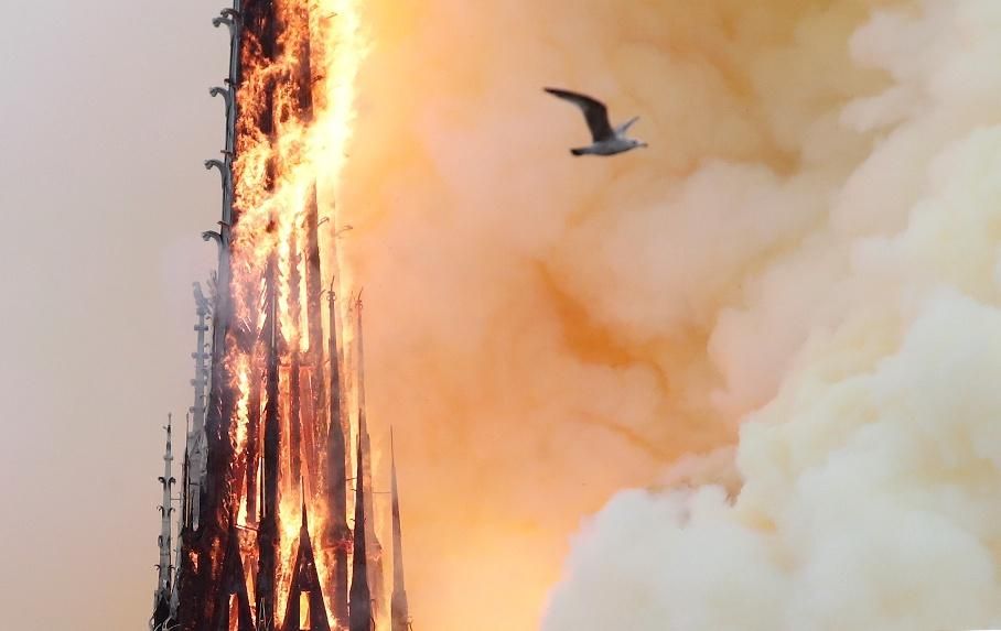 Incendi a la catedral de Notre Dame