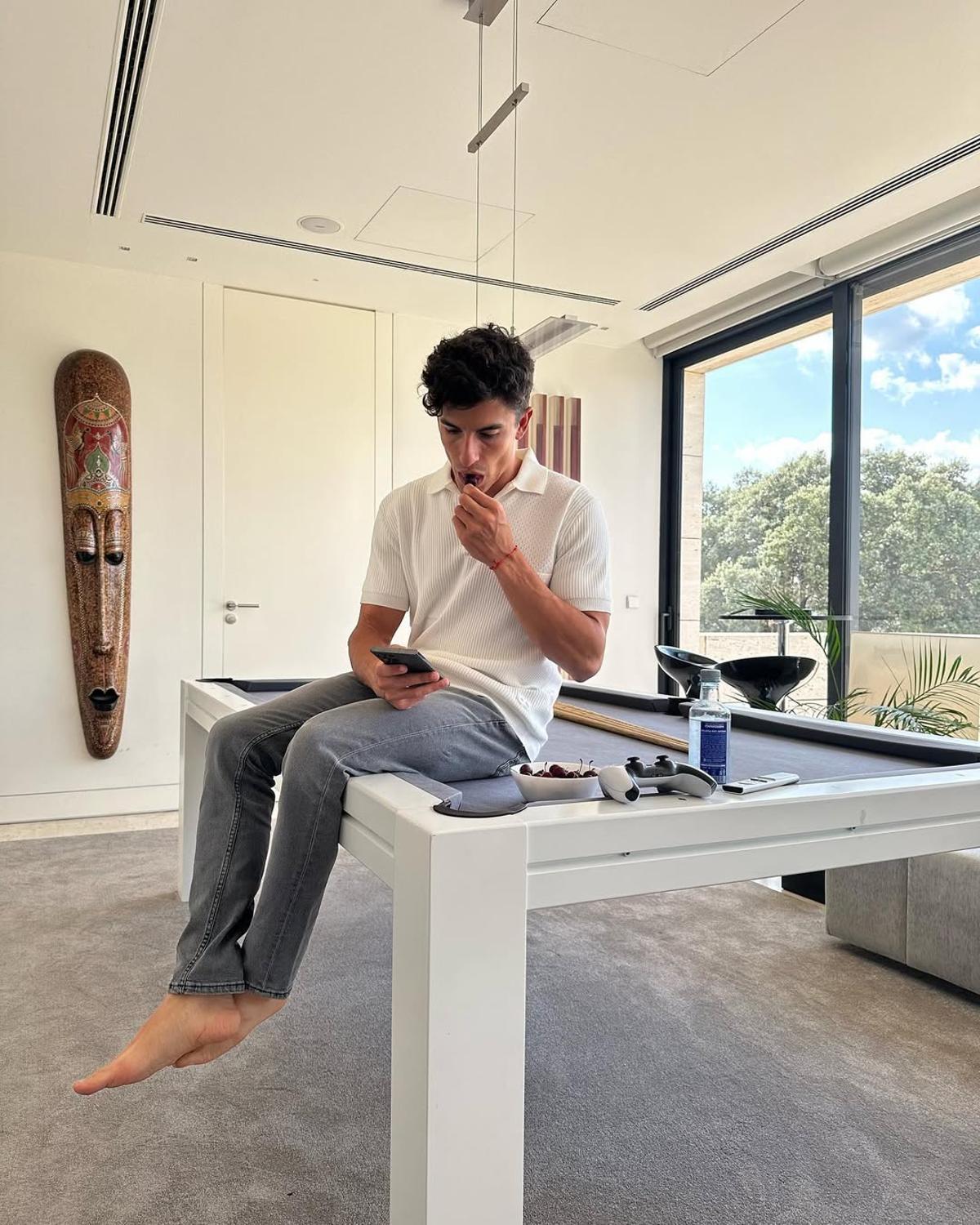 El motorista comparte esta vivienda en Pozuelo de Alarcón con su novia Gemma Pinto