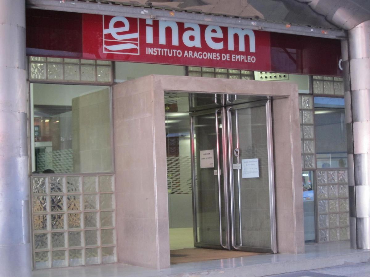 Entrada de una oficina del INAEM