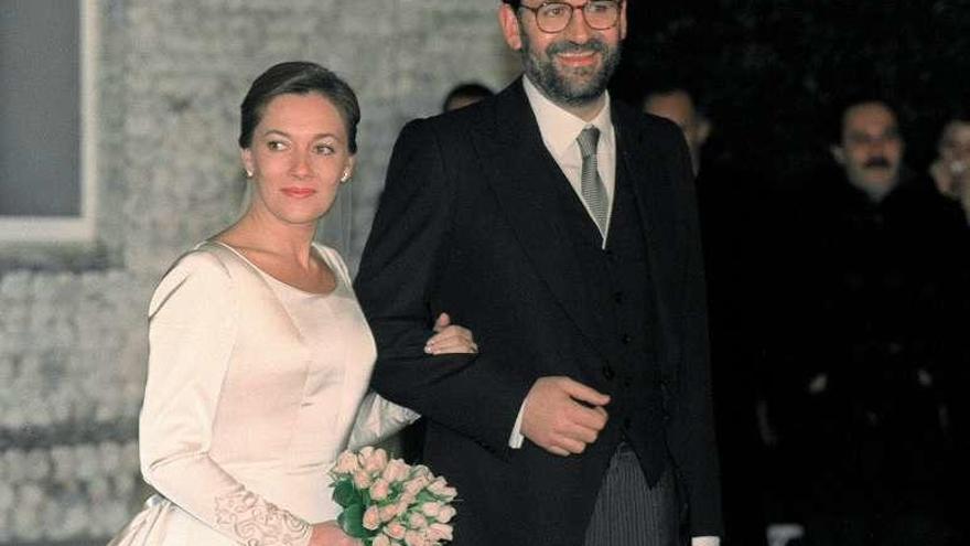 Mariano Rajoy y Elvira Fernández, el día de su boda. // Miguel Riopa