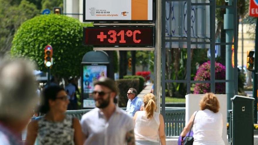 Termómetro que marca la temperatura media del mes de julio