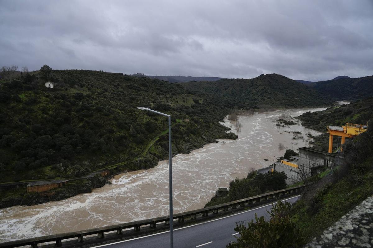 Estado de presas en la provincia de Zamora y Portugal , Ricobayo, Villalcampo, Miranda y bemposta