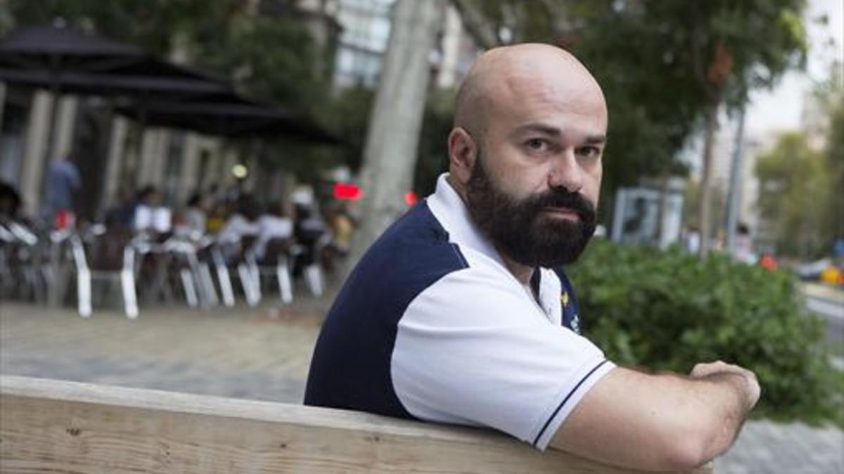 Miguel García en el paseo de Sant Joan de Barcelona, el pasado viernes.