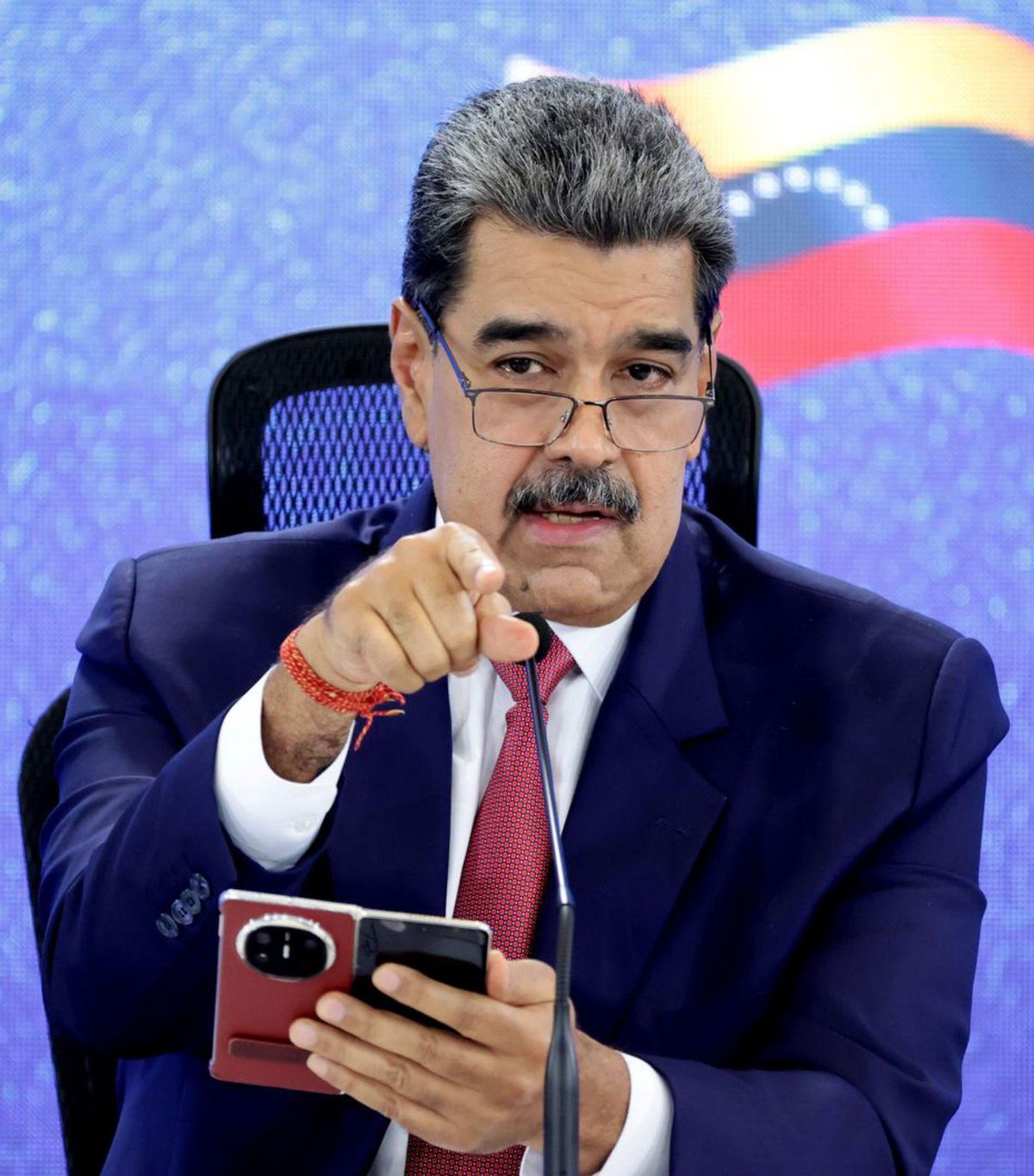 Maduro activa un "escut" per protegir Veneçuela Maduro activa un "escut" per protegir Veneçuela