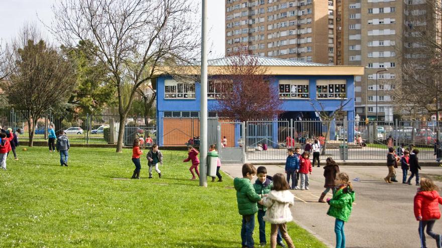 Zonas verdes de un colegio de Gijón