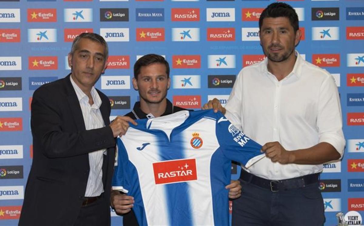 Ángel Gómez, junto a Ramon Robert y Pablo Piatti en la presentación del argentino