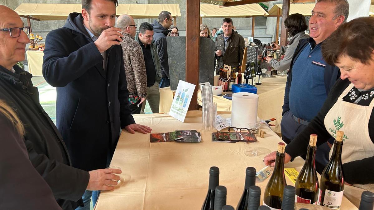 Álvaro Queipo, en la feria del queso de Taramundi, esta mañana