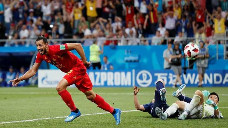 Nacer Chadli celebra el gol que le dio la victoria a Bélgica.