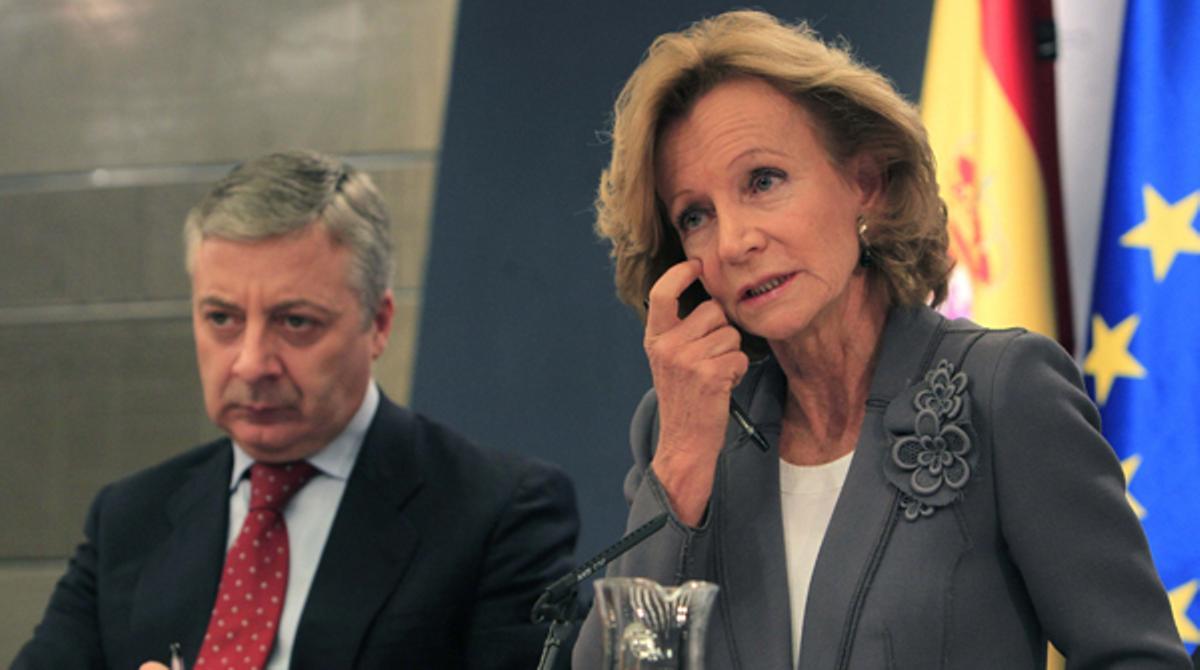La vicepresidenta econòmica, Elena Salgado, que ha participat en la roda de premsa de l’últim Consell de Ministres de l’actual Govern, ha afirmat que la petició d’un rescat està fora de tota consideració.