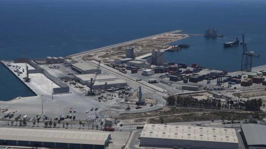 El Puerto dejará de mover cemento y clínker al aire libre a principios de 2020