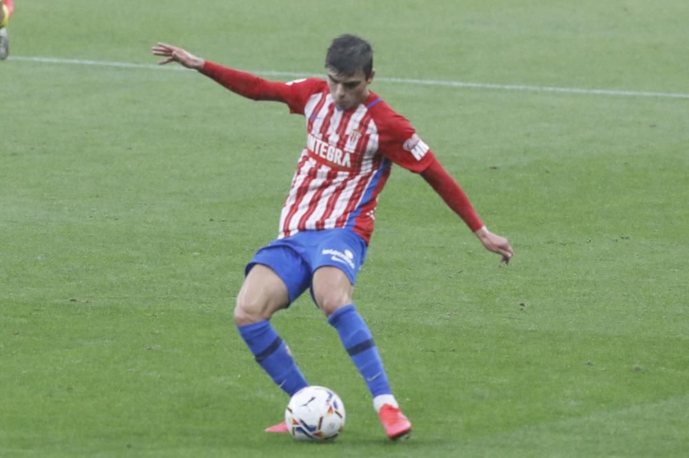 El partido entre el Sporting y el Girona, en imágenes