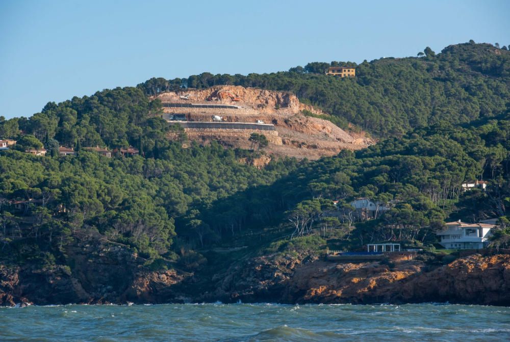 Construcció de 24 habitatges de luxe a la Pedrera de s'Antiga de Begur