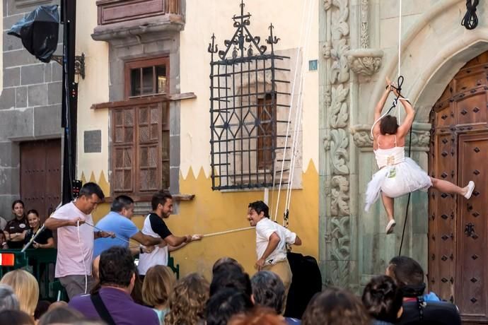 'Los Amantes del  Cielo', de Temudas Fest, en la Plaza del Pilar Nuevo