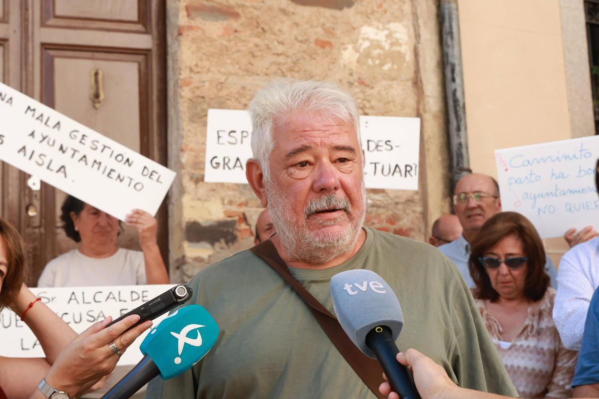 Así ha sido la protesta de los vecinos de Cuartos del Baño en Cáceres