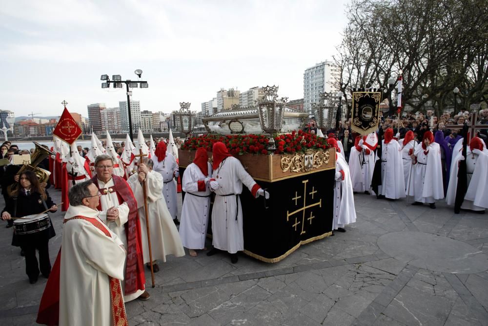 Procesión del Viernes Santo en Gijón