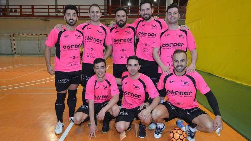 Equipo del Córner Futsal, de Segunda División. // G. Santos