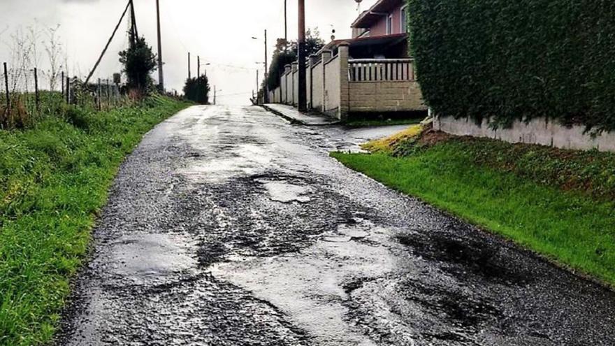 Carral ejecutará acera y cuneta para unir con seguridad los núcleos de A Bailía y Penedo