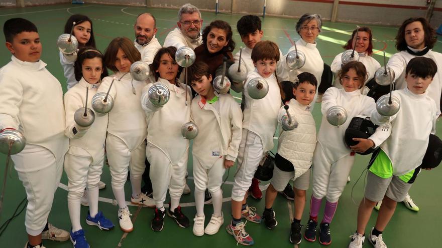 Una espada en mano que ayuda a descubrir un deporte para toda la vida