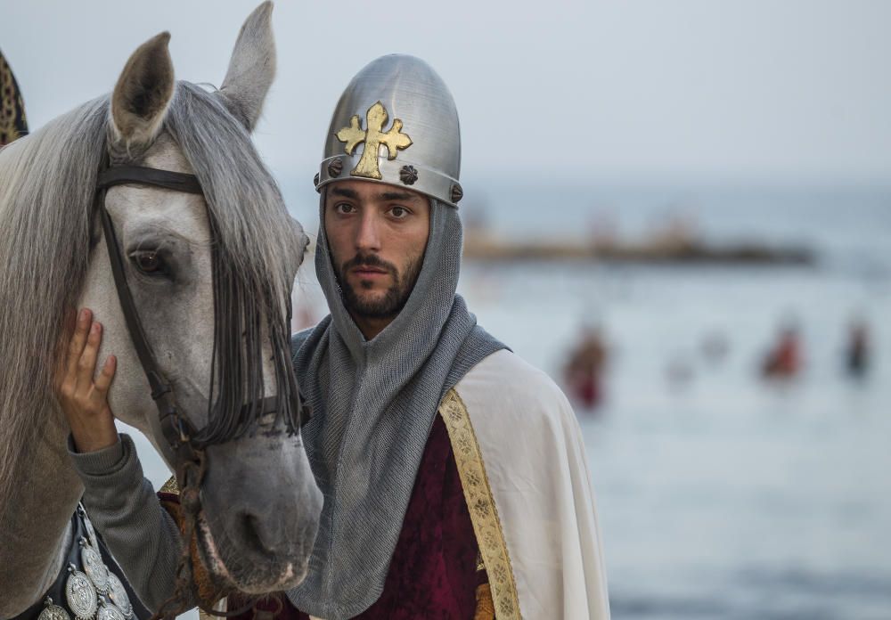 Desembarco de los Moros y Cristianos en la Playa de El postiguet