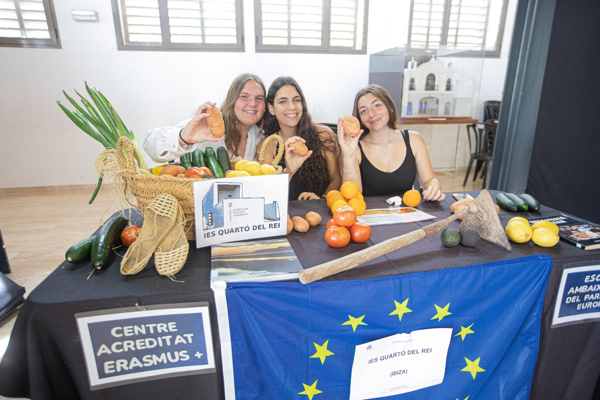 Jóvenes embajadores del Parlamento Europeo resaltan el legado de la huerta en Orihuela